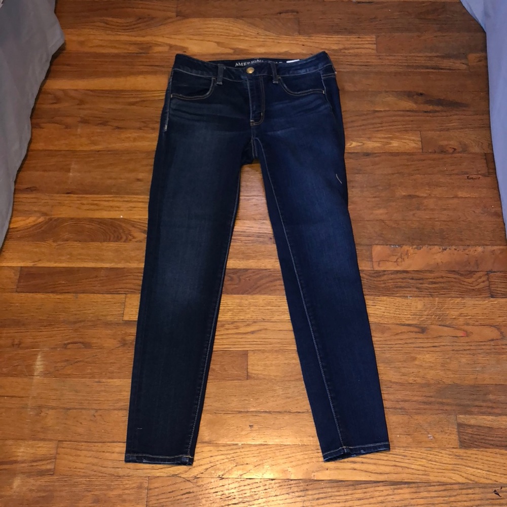 American Eagle Super Stretch (size 6 short) Jeans
